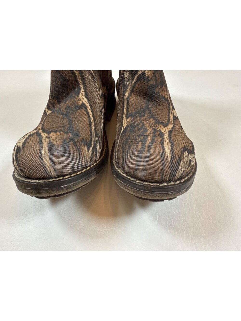 Charleston Shoe Co. Ankle Boots Snake Print Wmns Size 5 Rubber Sole - Picture 5 of 8
